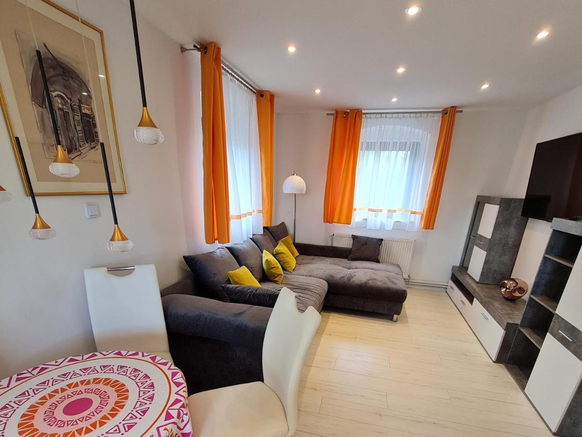 Ferien- Und Businesswohnung Relax Im Ersten Stock Sonnen Exterior foto